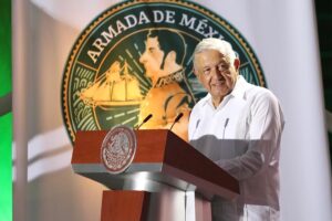 En Veracruz, conmemora Presidente de la República 200 años de la Armada de México